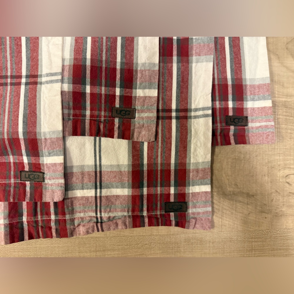 Placemats: UGG Brand | Red/Gray/White Plaid (4) ❤️🤍❄️☃️